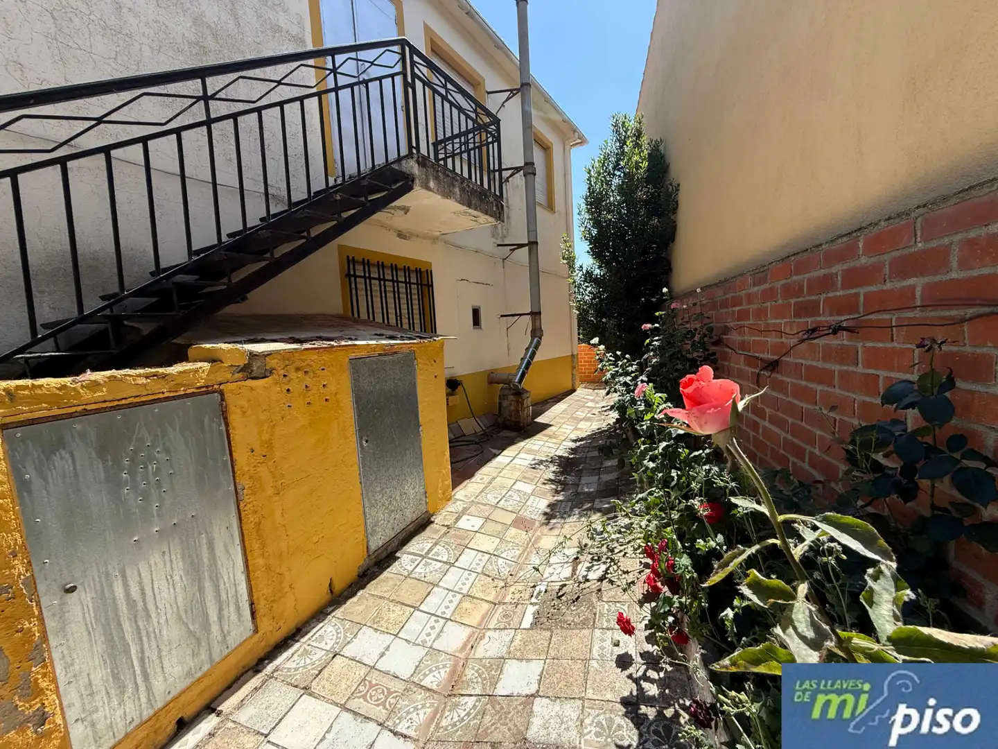 Vista exterior de Casa o xalet en venda en Fresno el Viejo amb Calefacció, Jardí privat i Terrassa