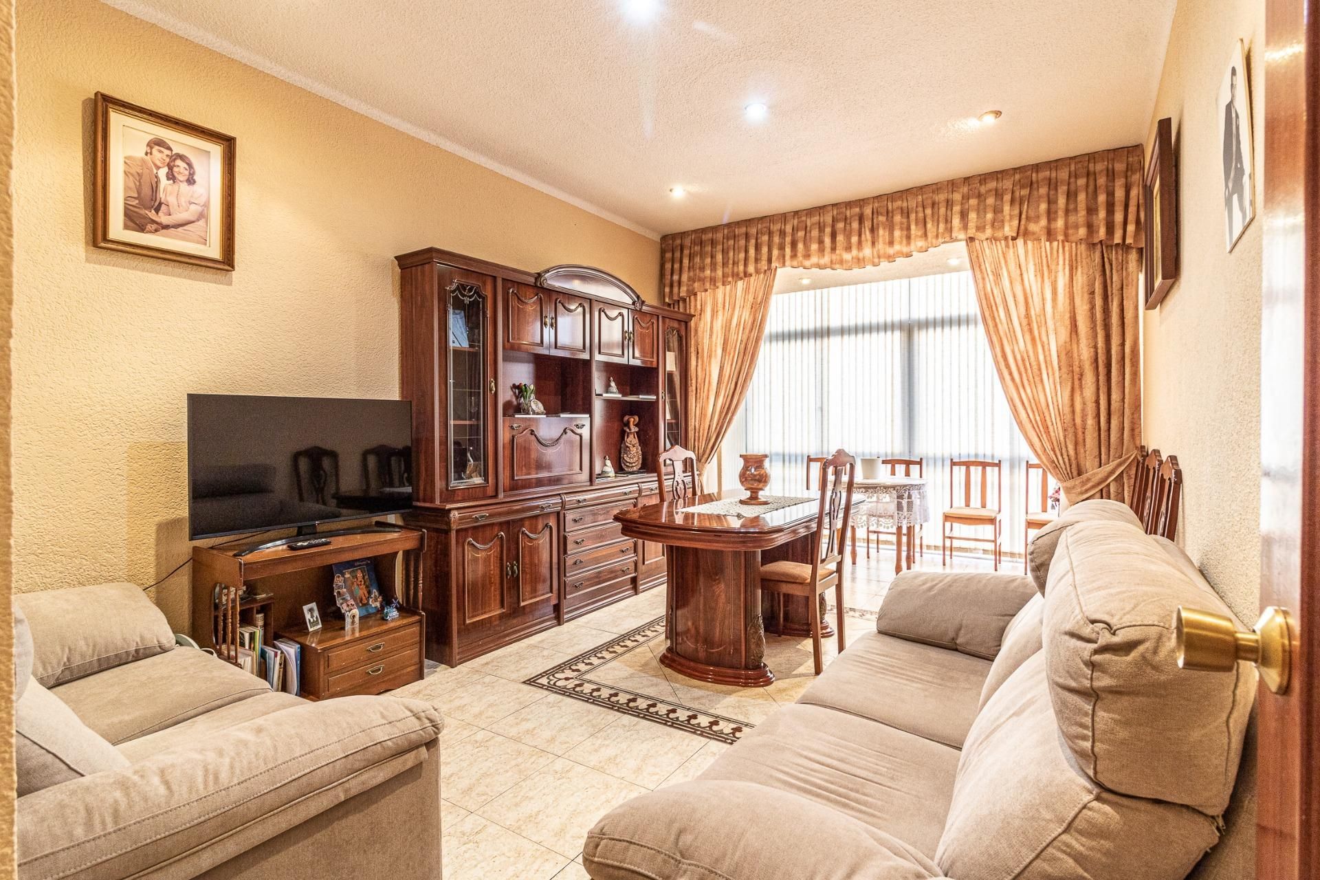 Living room of Flat for sale in Carlet  with Air Conditioner and Balcony