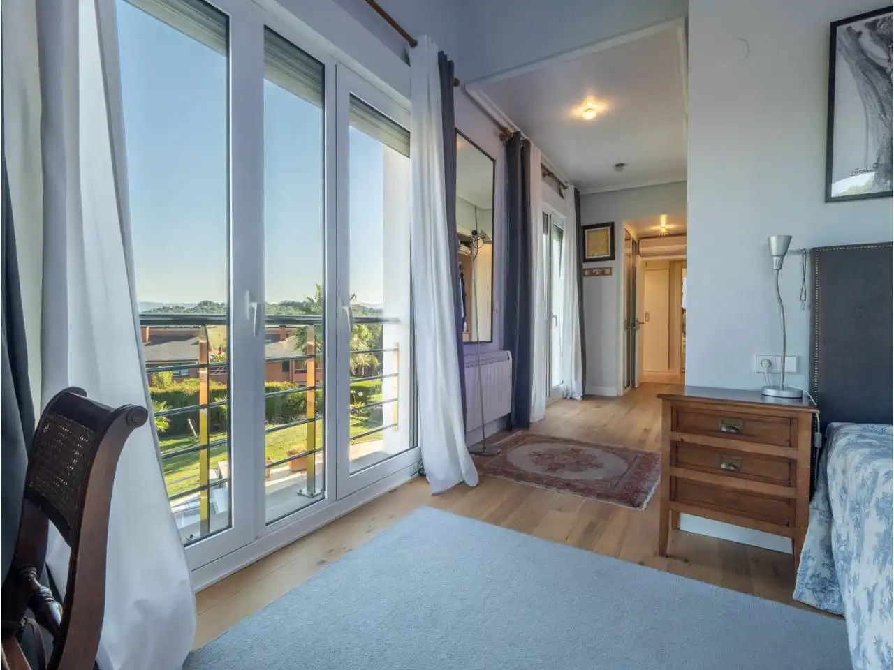 Dormitori de Casa o xalet en venda en Donostia - San Sebastián  amb Aire condicionat, Calefacció i Jardí privat