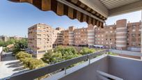 Dormitori de Pis en venda en  Granada Capital amb Aire condicionat