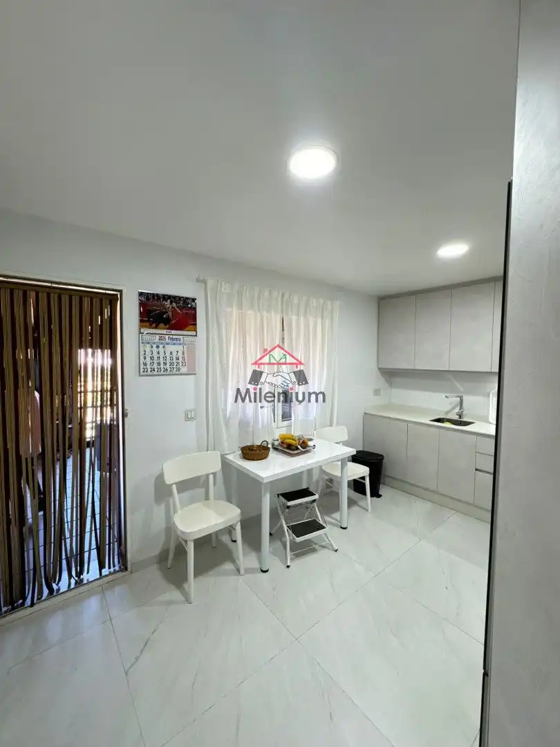 Chalet con terraza en venta en Calle Árbol de la Cigüeña, imagen 13