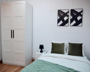 Dormitori de Apartament per a compartir en  Madrid Capital amb Aire condicionat, Calefacció i Moblat