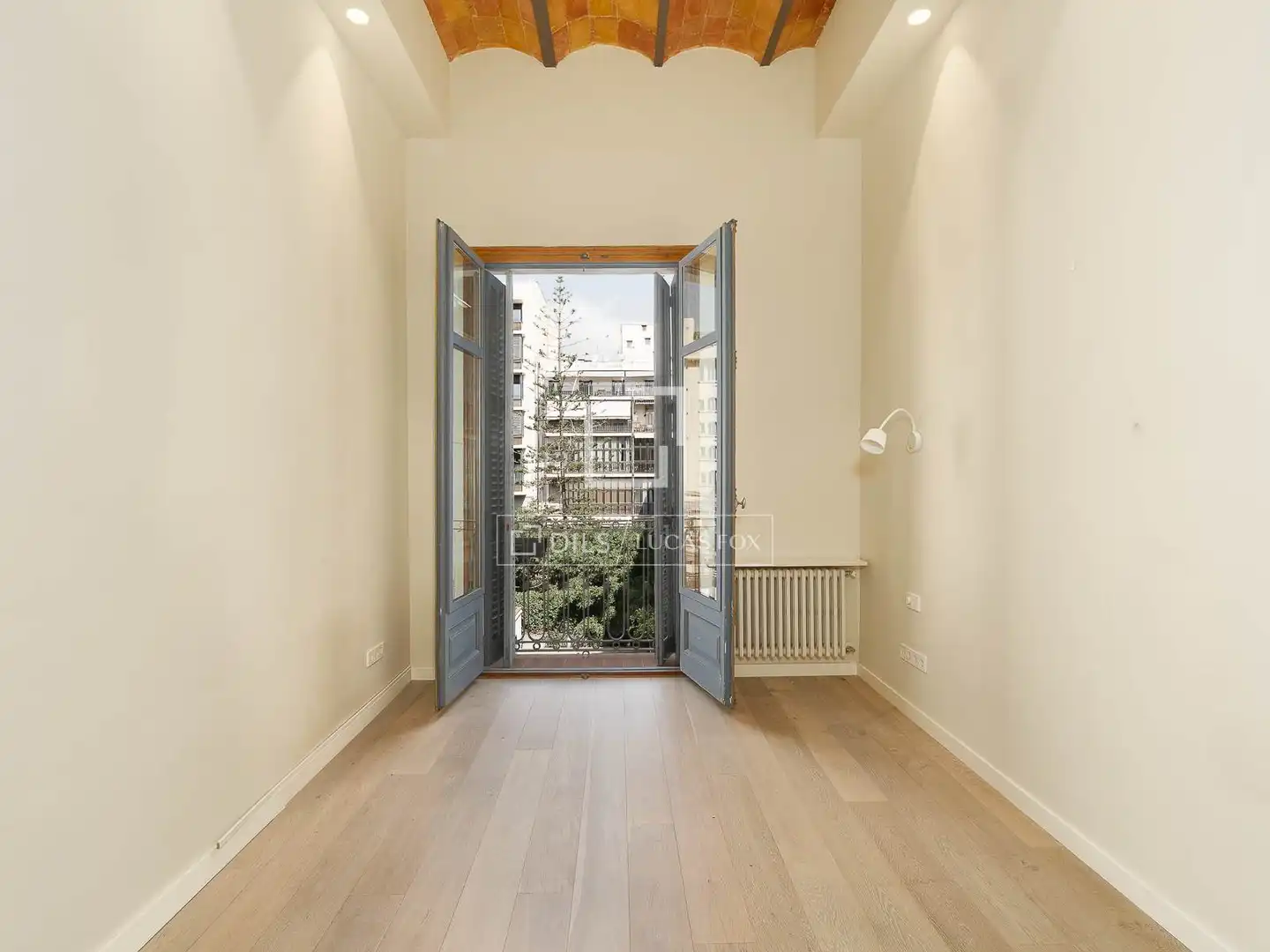 Vista exterior de Piso en venta en Eixample