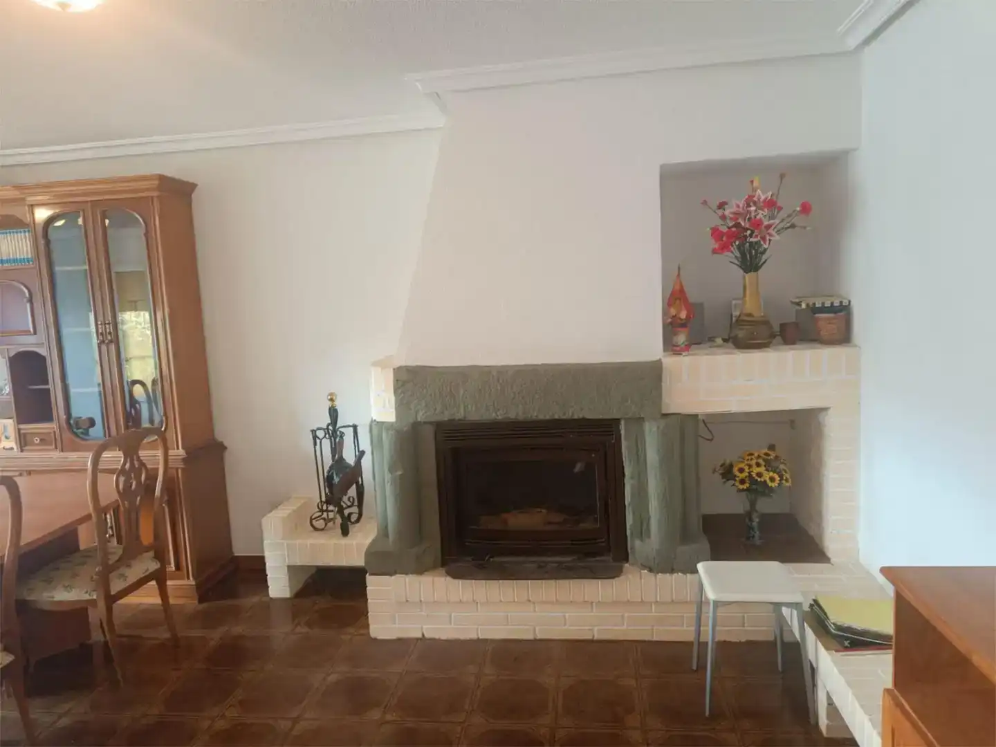 Wohnzimmer von Wohnung zum Verkauf in Valderrueda mit Abstellraum, Möbliert und Ofen