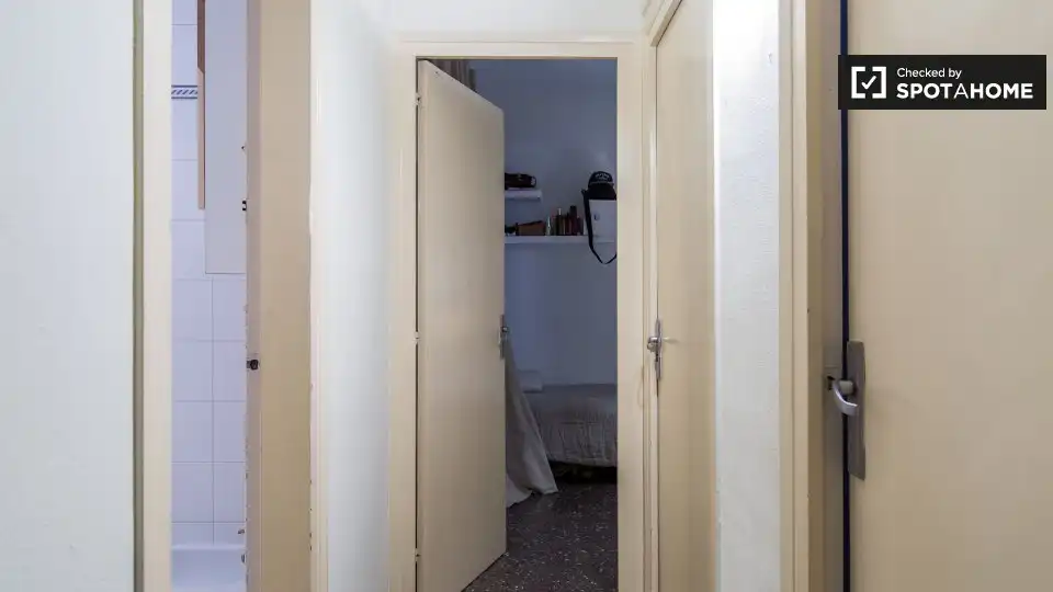 Flat for share in Barcelona  with Air Conditioner, Heating and Terrace