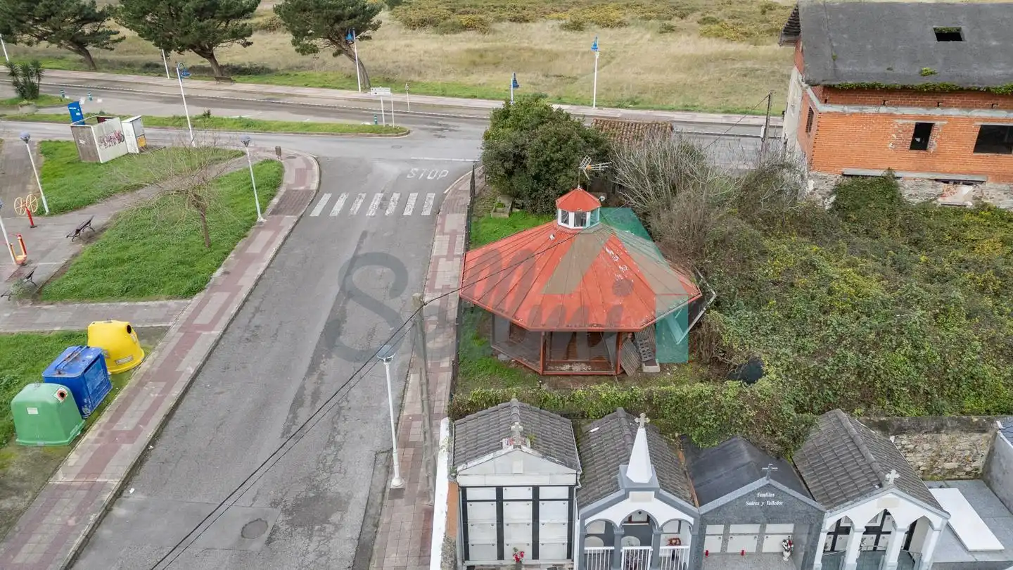 Vista exterior de Casa o xalet en venda en Soto del Barco amb Jardí privat