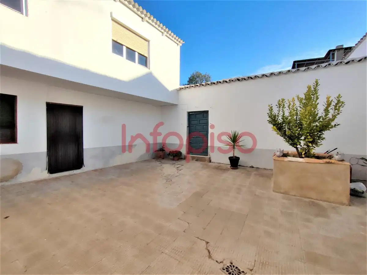 Casa en venda a Valdepeñas, imagen 2