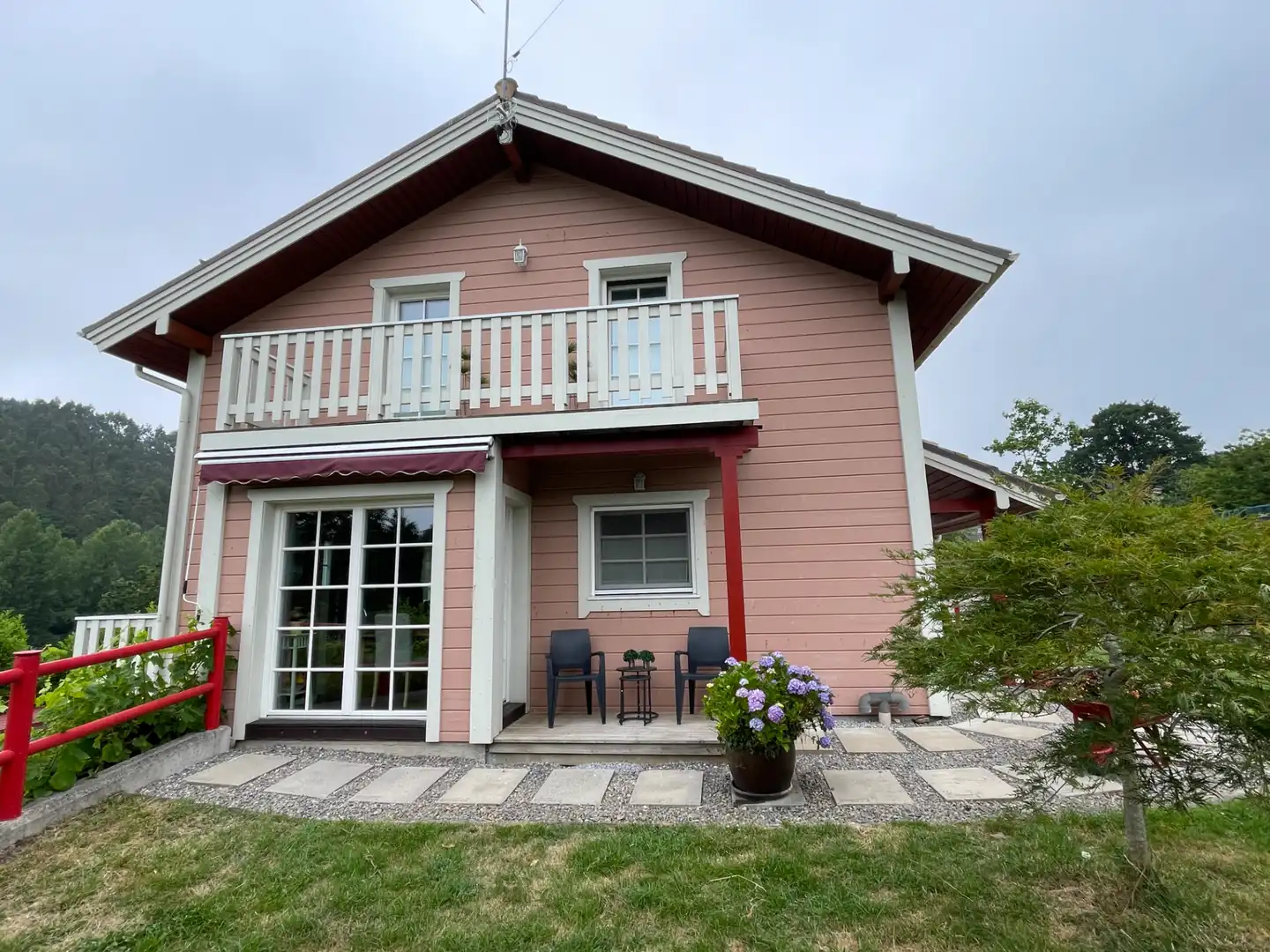 Vista exterior de Casa o xalet en venda en Gijón  amb Calefacció, Jardí privat i Parquet