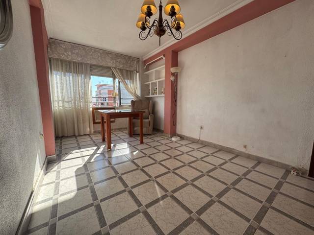 Piso en Venta en Plaza constitucion en Barrio Alto