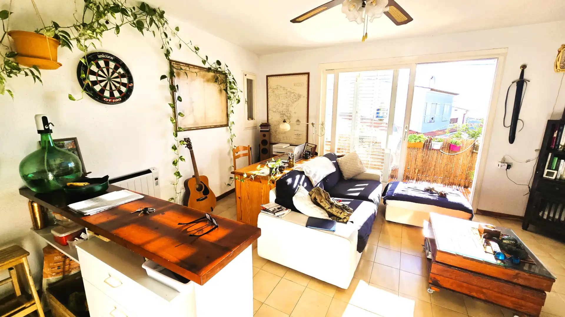 Wohnzimmer von Wohnungen zum Verkauf in Cadaqués mit Balkon