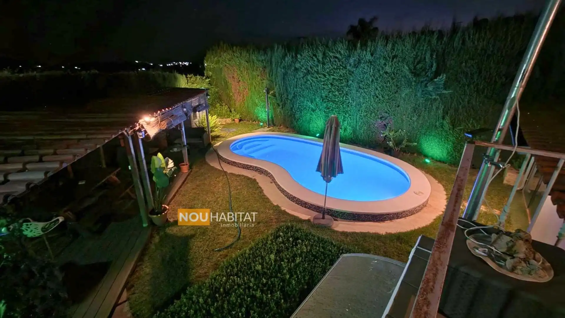Casa aparellada amb piscina en venda a Montserrat, imagen 36