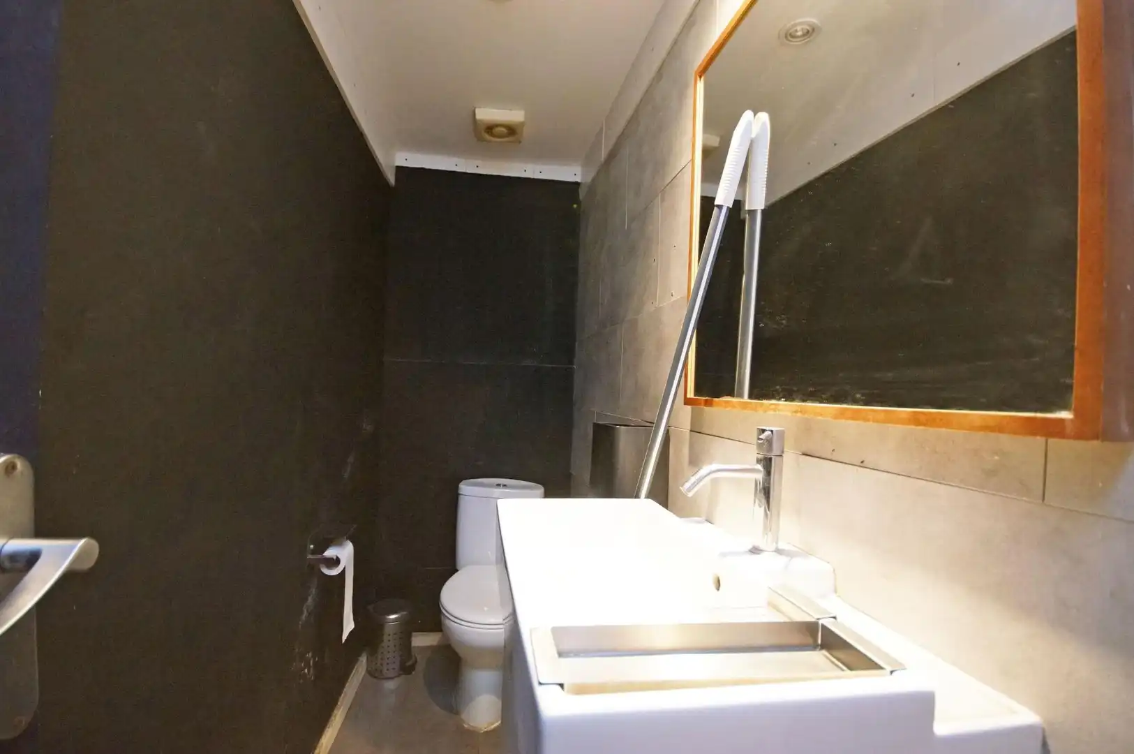 Gewerbefläche zum Verkauf in Carrer Carrer Rosalia de Castro, imagen 15