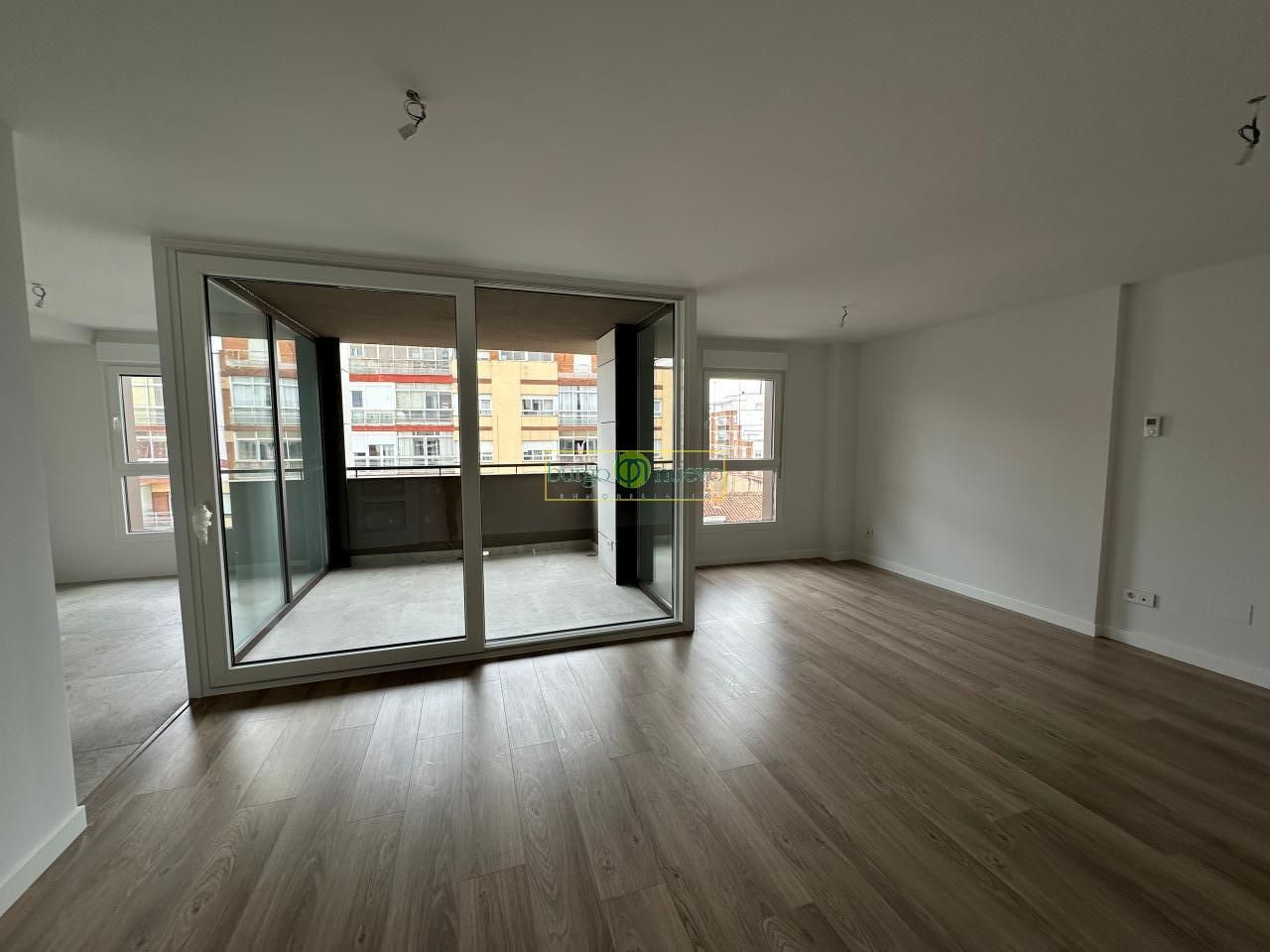 Sala d'estar de Pis en venda en León Capital  amb Aire condicionat, Calefacció i Terrassa