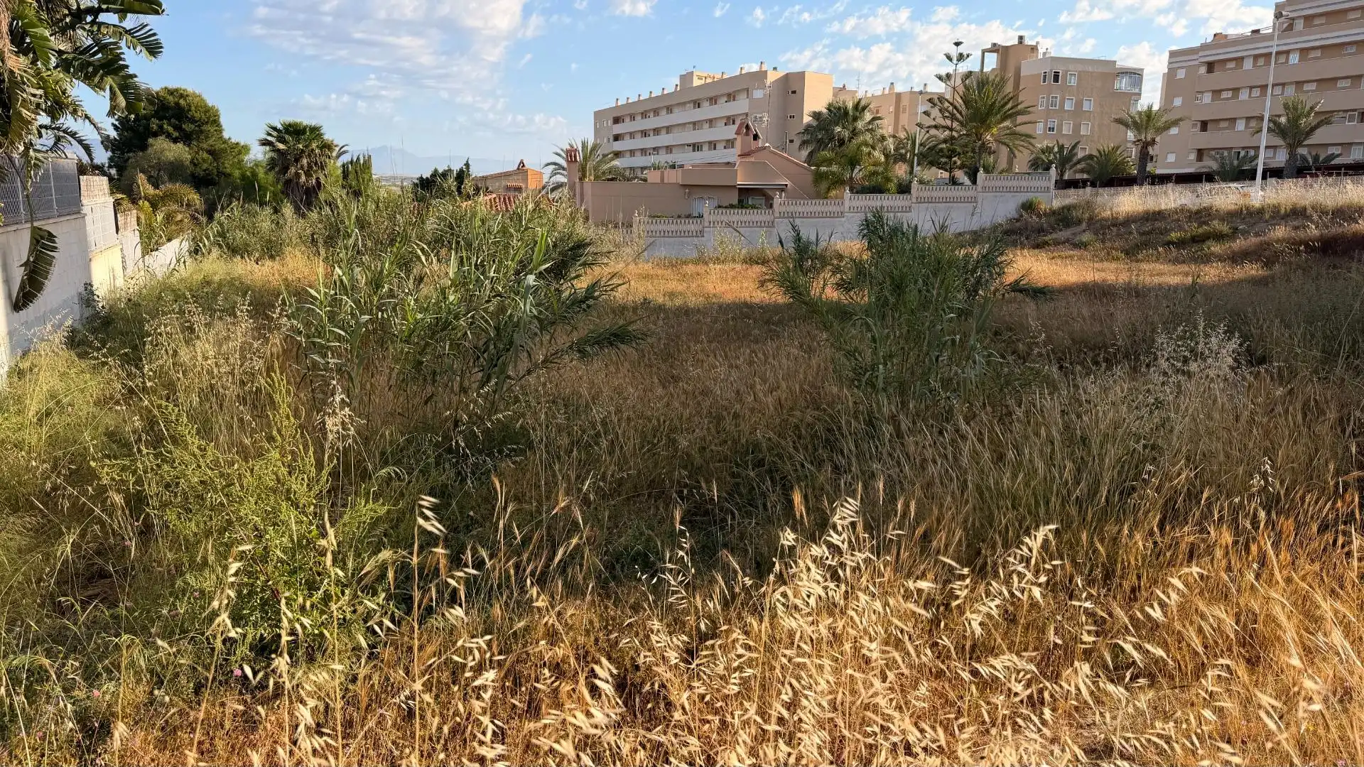 Terreno residencial en venta en Los Arenales del Sol, imagen 4