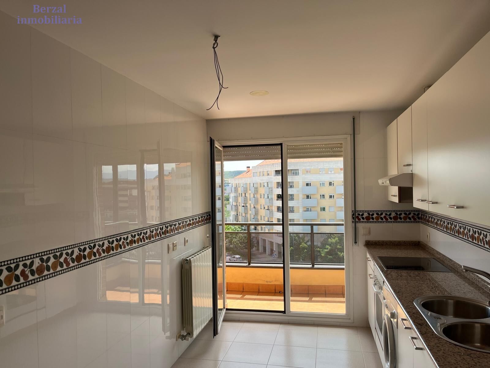 Kitchen of Flat for sale in  Logroño  with Heating, Terrace and Storage room