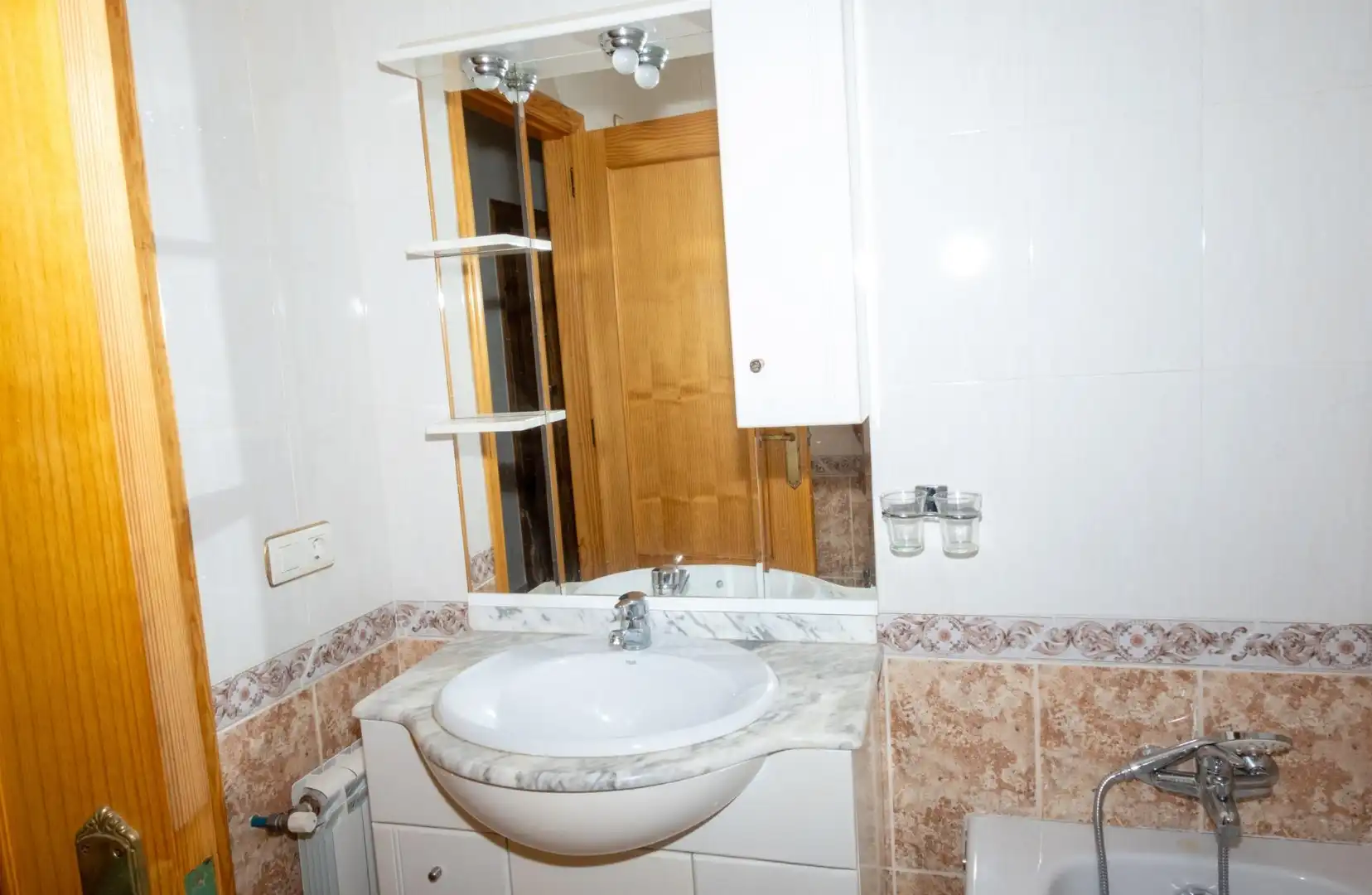 Baño de Casa adosada en venta en Torrevieja con Aire acondicionado, Calefacción y Jardín privado