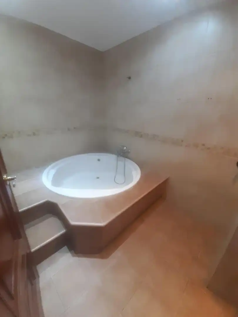 Bathroom of Flat for rent in Utrera  with Air Conditioner and Furnished