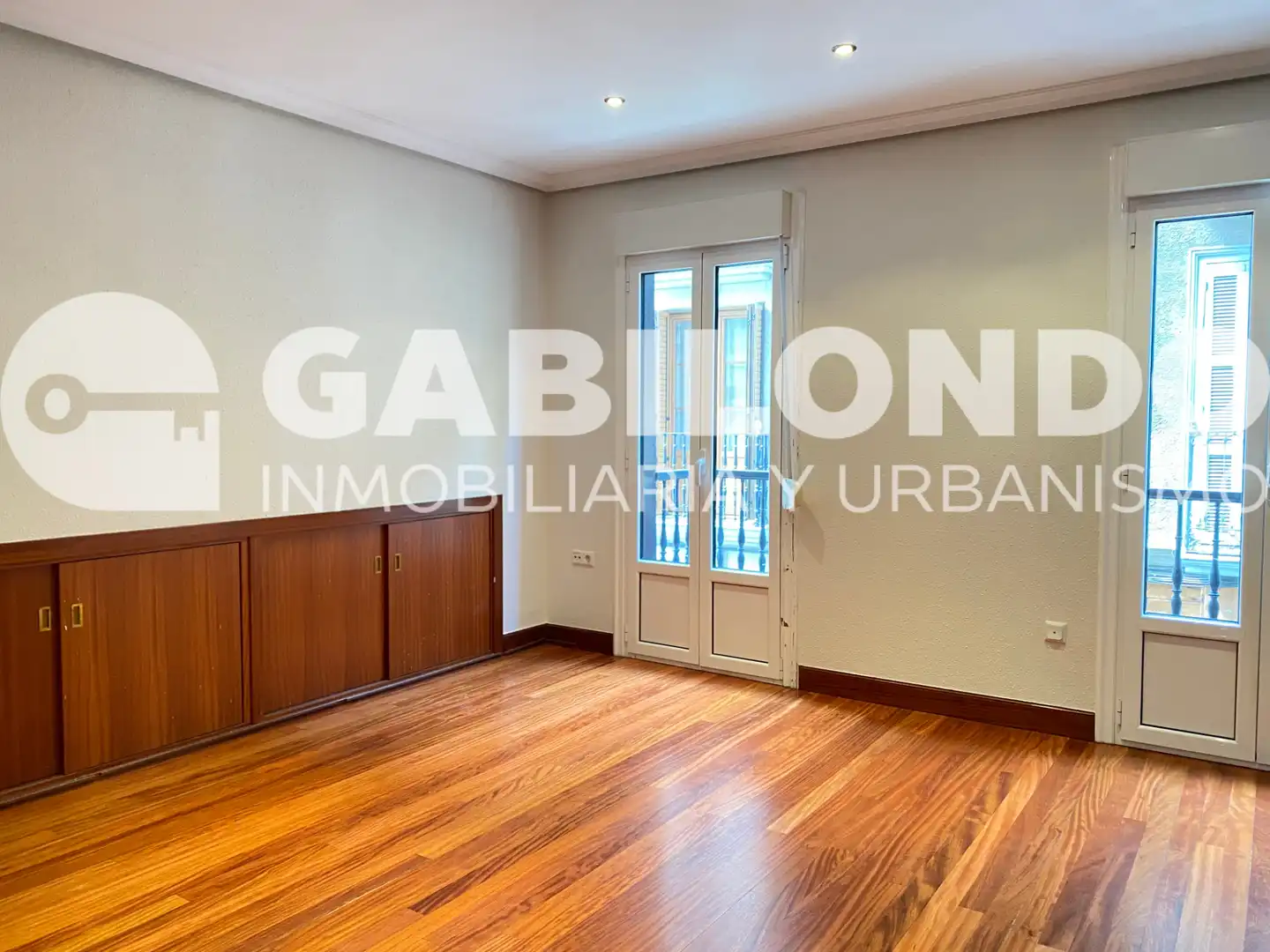 Vista exterior de Piso en venta en Elgoibar con Calefacción, Parquet y Trastero