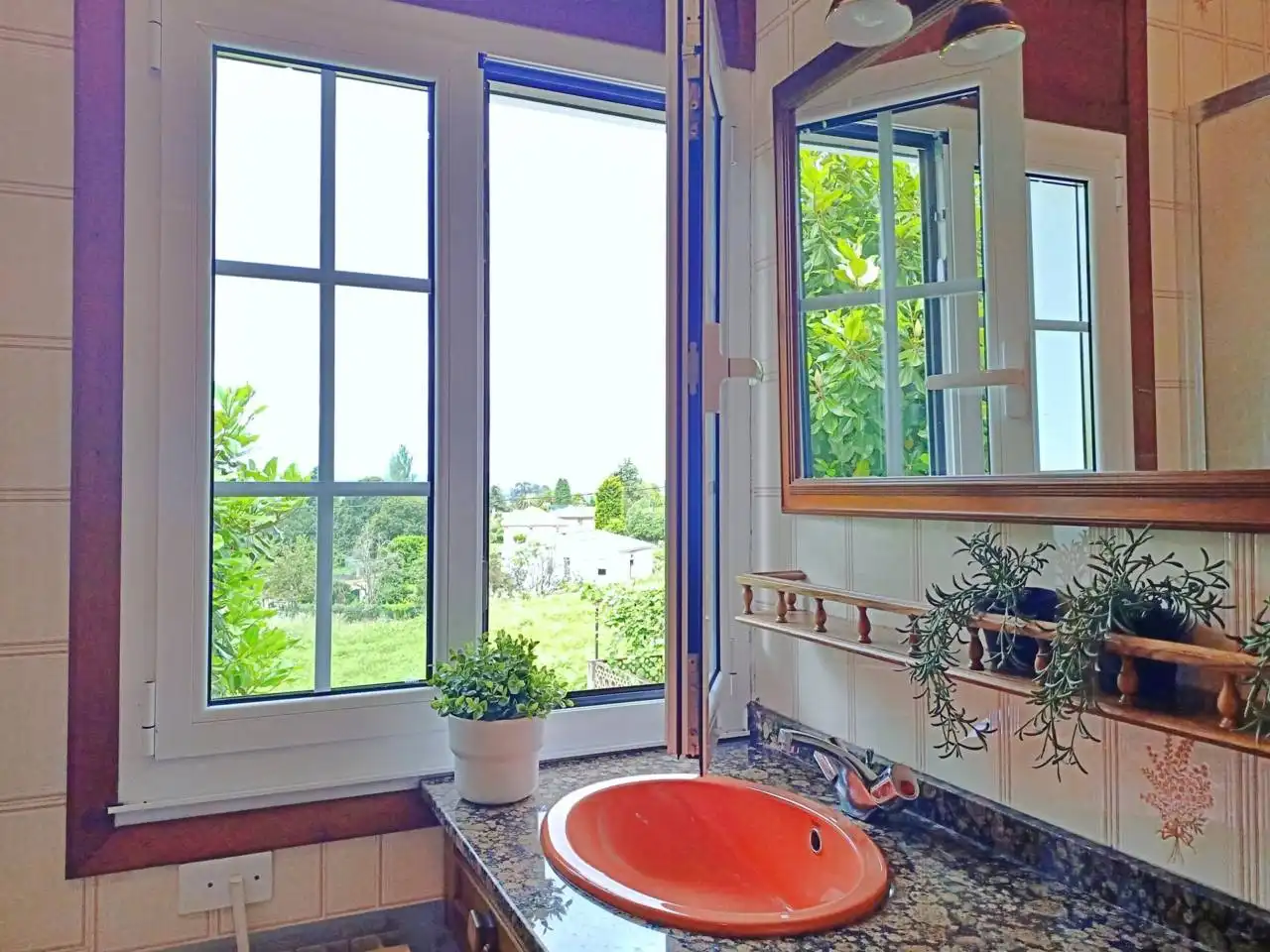 Baño de Casa o chalet en venta en Oleiros con Calefacción