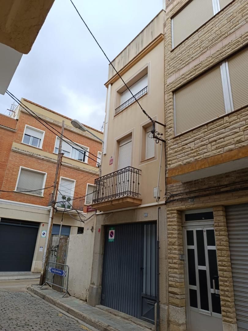 Vista exterior de Casa adosada en venda en Reus amb Calefacció
