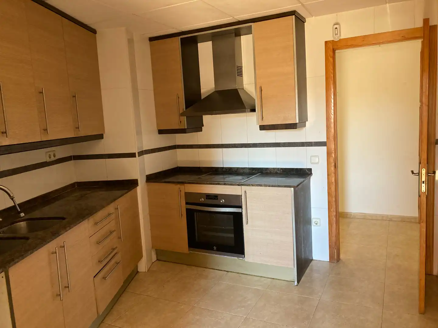 Kitchen of Flat for sale in Vandellòs i l'Hospitalet de l'Infant  with Air Conditioner, Heating and Terrace