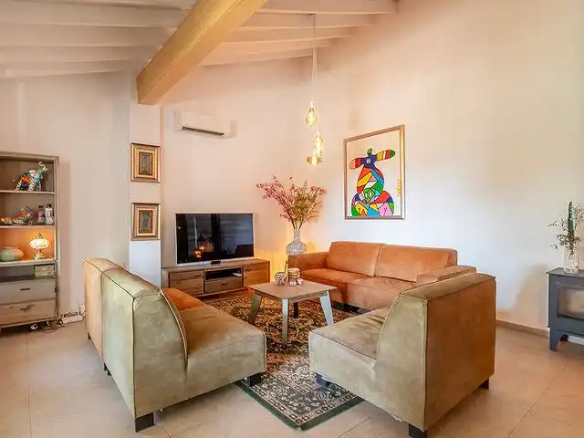 Sala d'estar de Casa o xalet en venda en Cómpeta amb Aire condicionat, Terrassa i Piscina