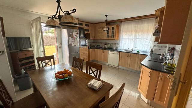 Casa adosada en Venta en Centro