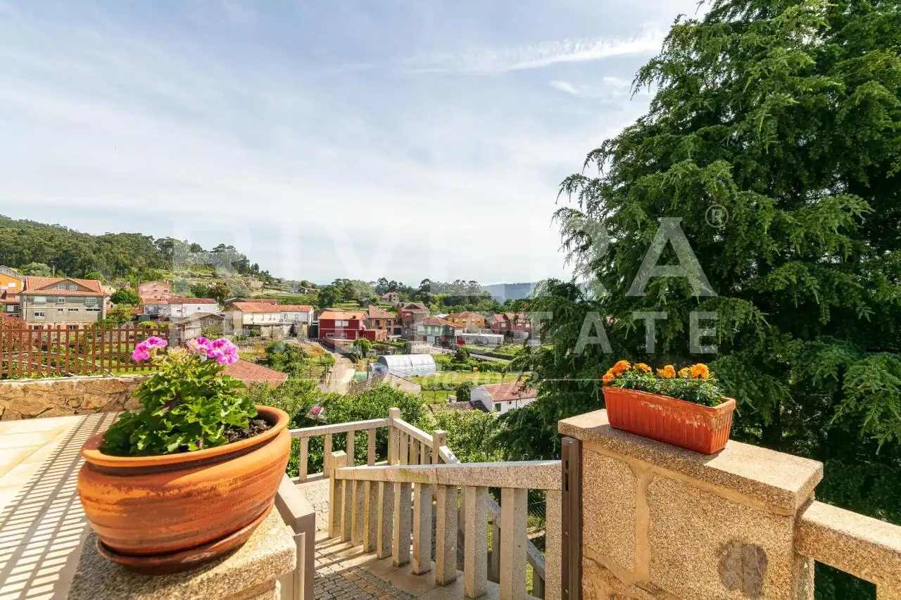 Vista exterior de Casa o chalet en venta en O Rosal   con Calefacción, Jardín privado y Terraza