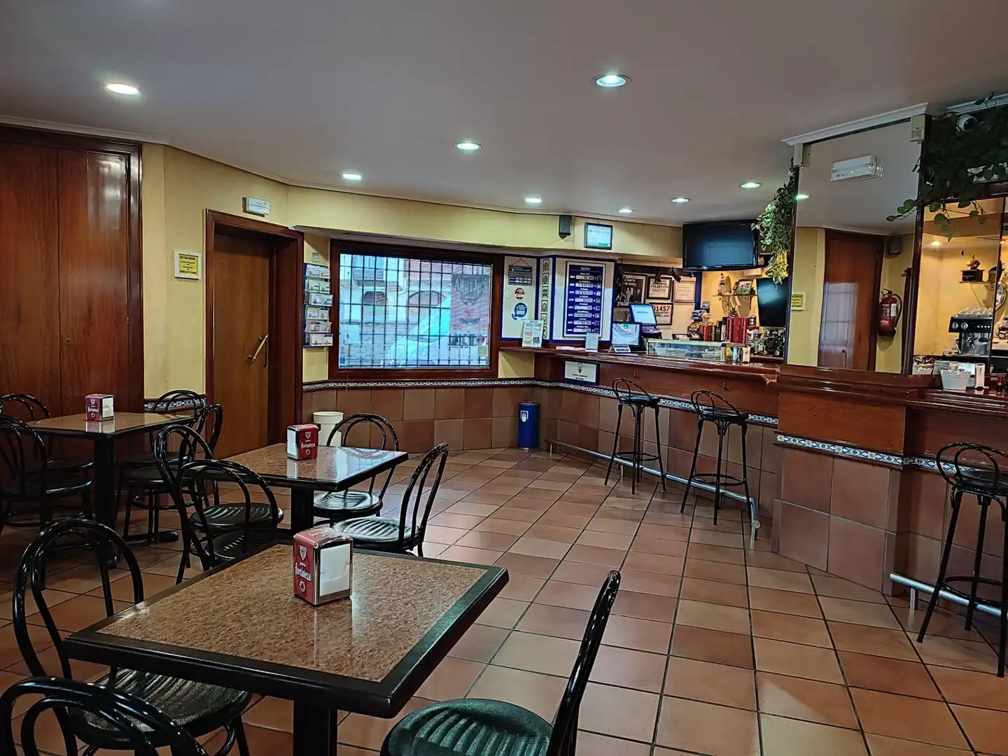 Local comercial en venda a Calle Doctor Andres Aya Goñi, imagen 4