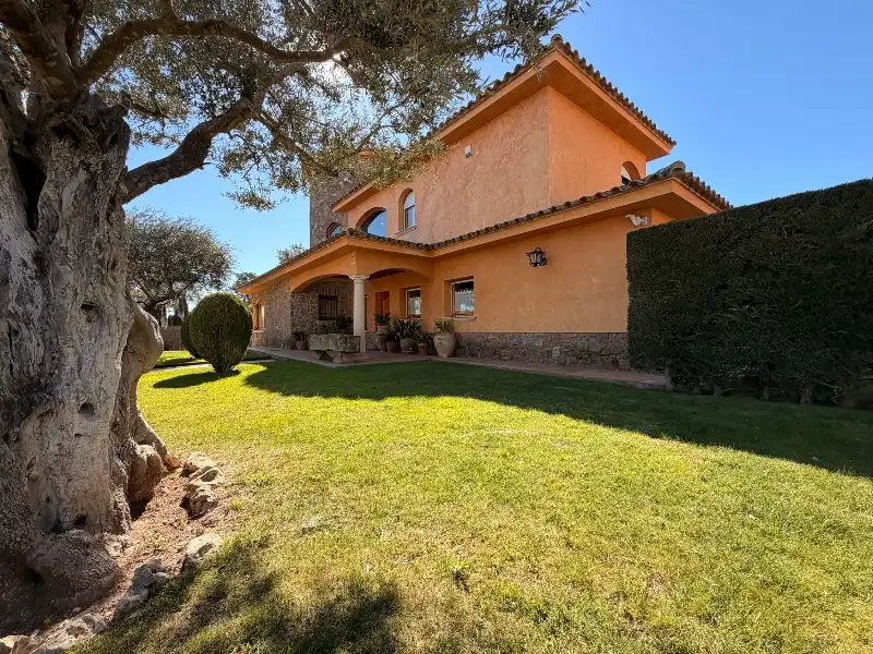 Exterior view of Houses for sale in Mont-ras  with Air Conditioner, Heating and Private garden