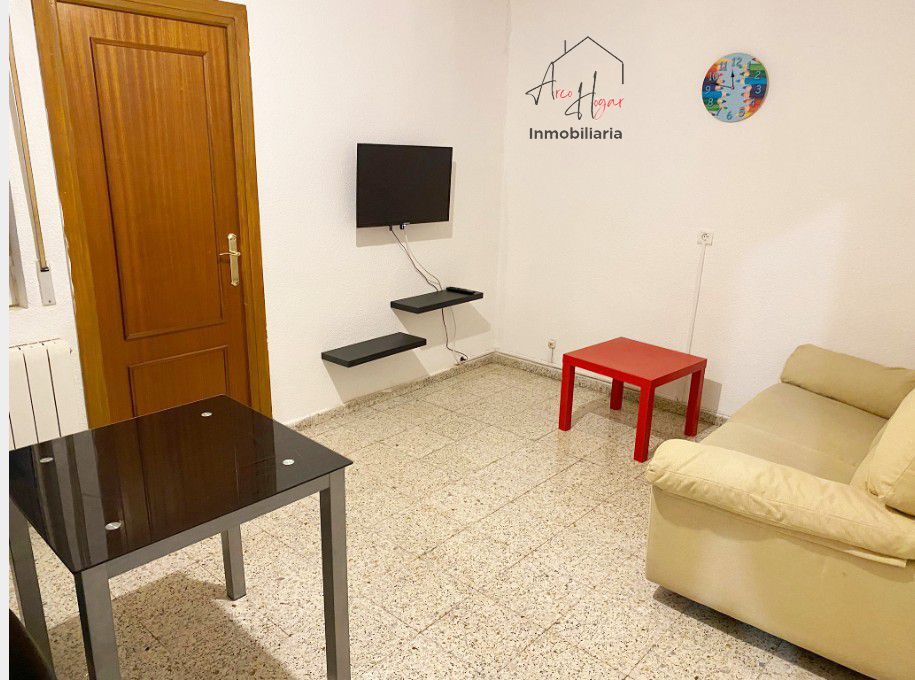 Living room of Flat for sale in Salamanca Capital  with Heating, Storage room and Balcony