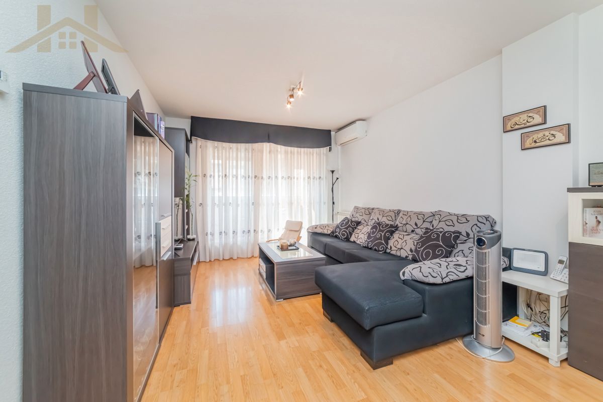 Living room of Flat for sale in Pinto  with Air Conditioner, Heating and Parquet flooring