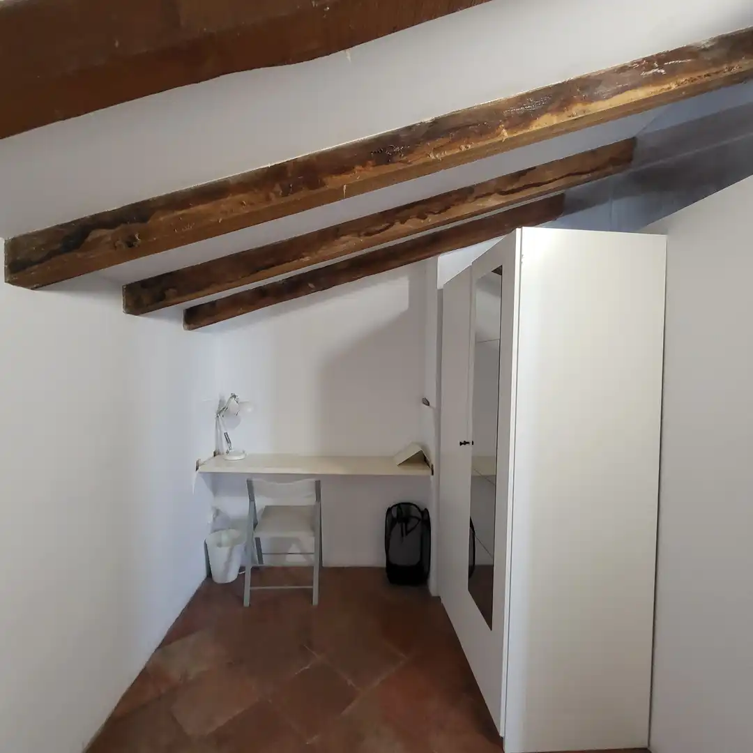 Room in Carrer dels Cadirers, 13, El Mercat