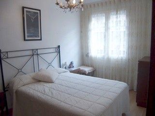 Bedroom of Flat to rent in  Zaragoza Capital  with Heating, Parquet flooring and Furnished