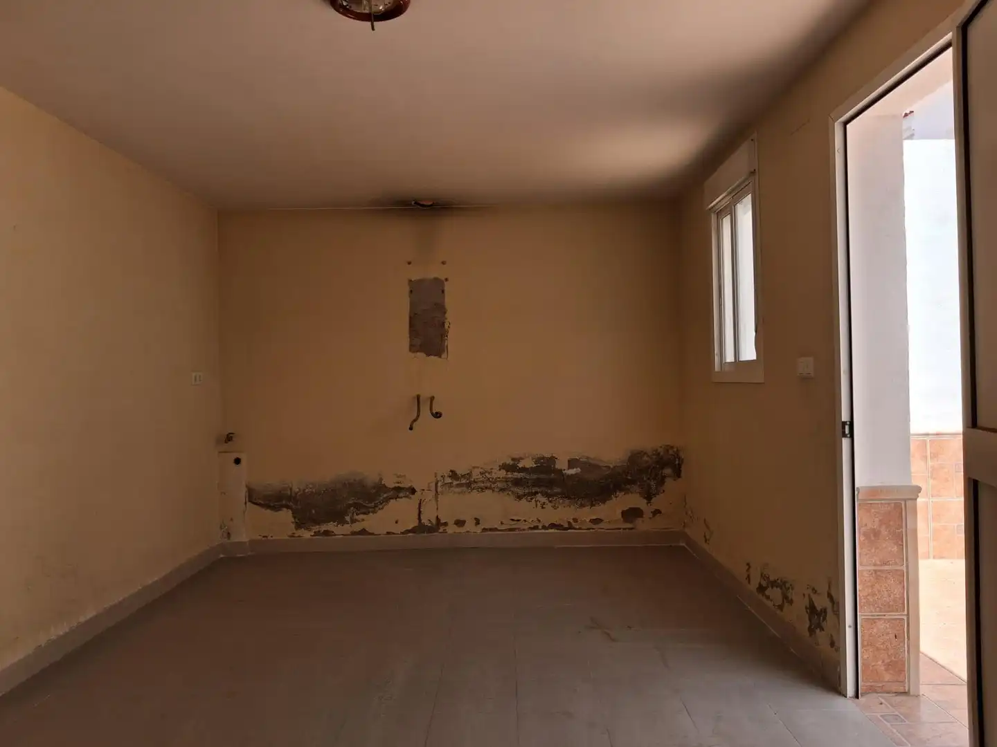 Casa adosada en venda en Utrera amb Piscina comunitària