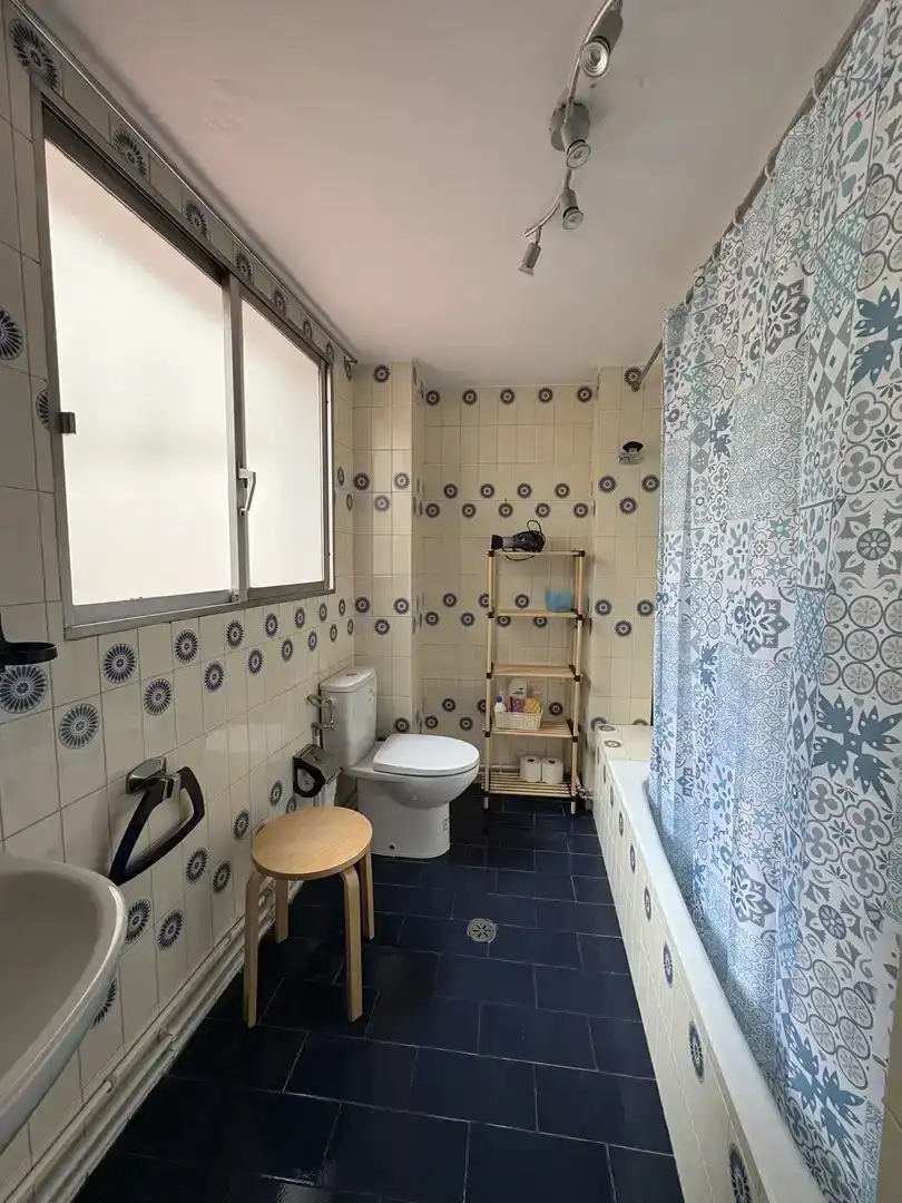 Bathroom of Flat for rent in Pontevedra Capital 