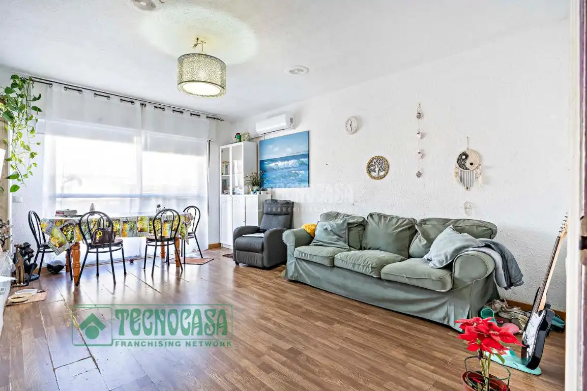 Sala de estar de Piso en venta en Roquetas de Mar con Aire acondicionado, Terraza y Balcón