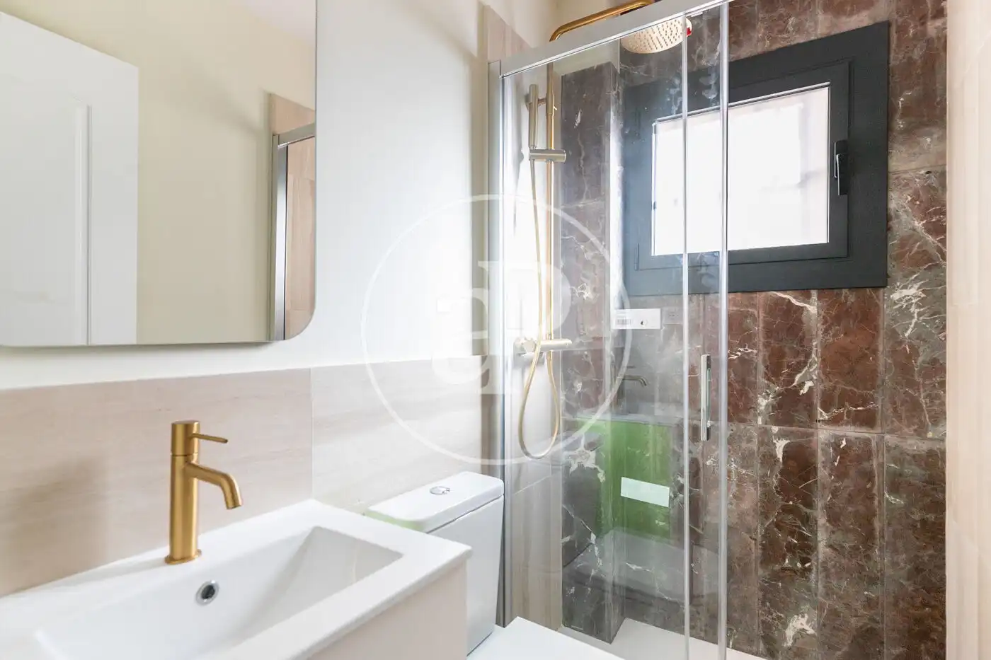 Bathroom of Flat for sale in Barcelona  with Air Conditioner, Heating and Terrace