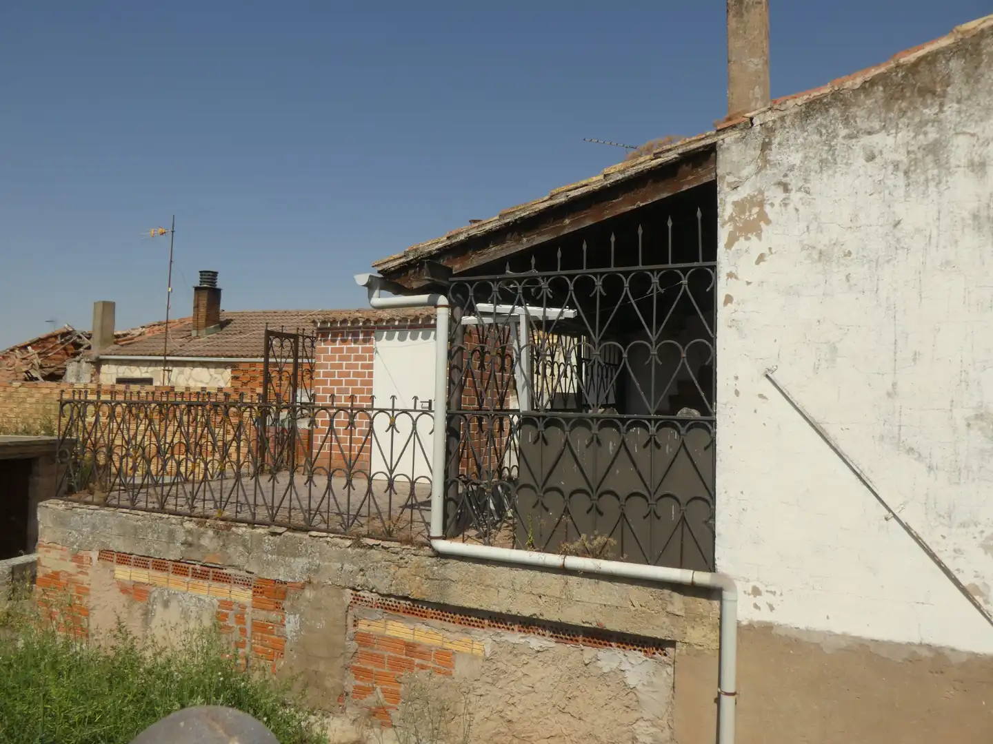 Vista exterior de Casa adosada en venta en Presencio con Calefacción, Jardín privado y Terraza