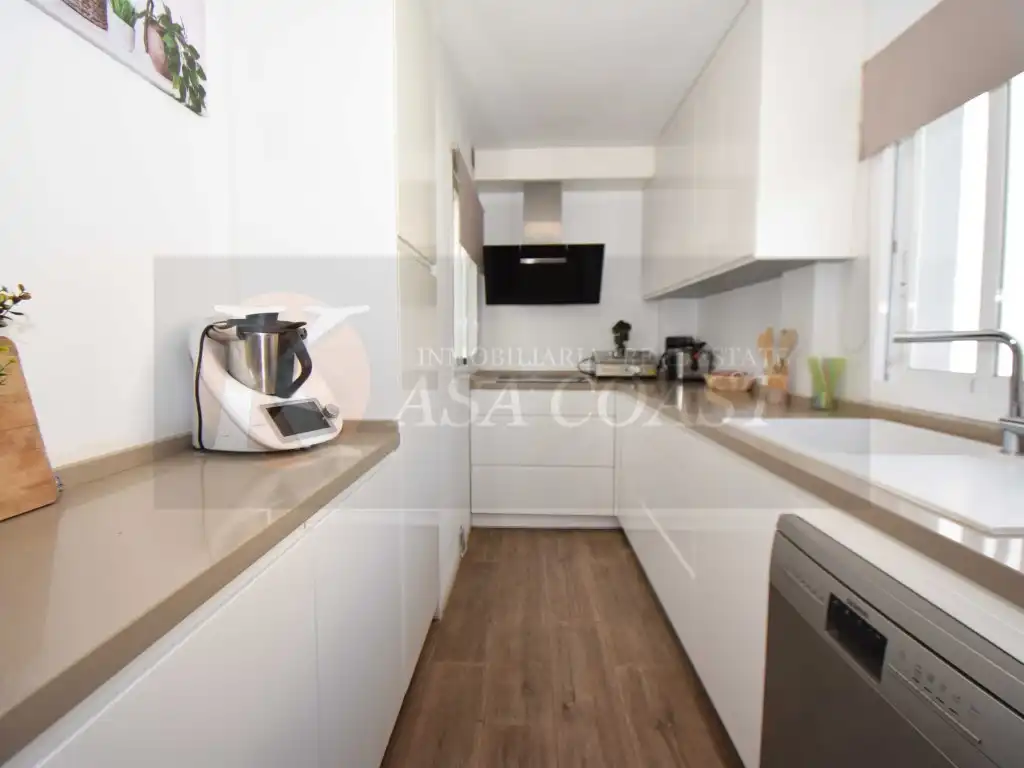 Kitchen of Flat for sale in Mijas  with Air Conditioner, Private garden and Terrace