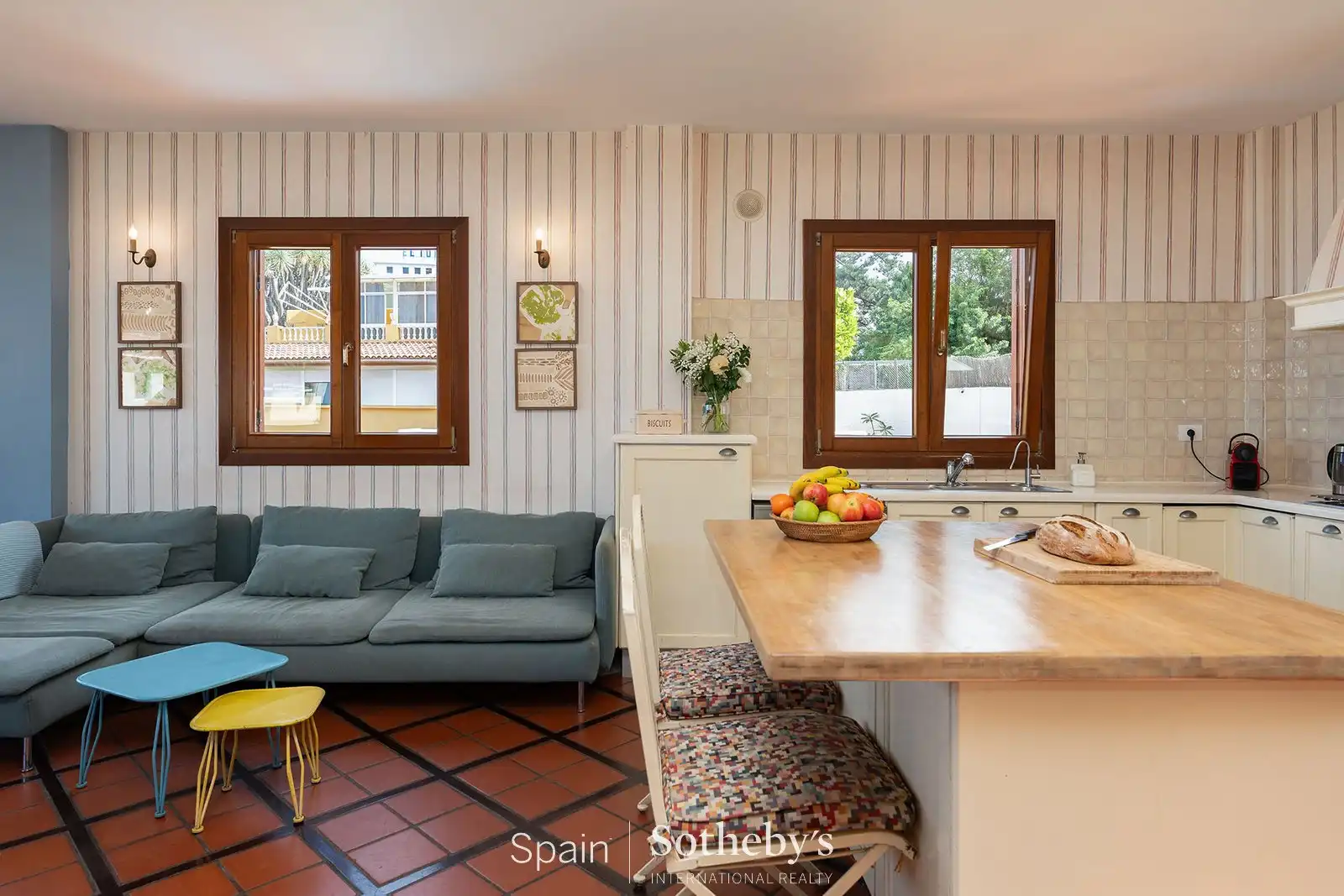 Sala d'estar de Casa o xalet en venda en Puerto de la Cruz amb Aire condicionat, Jardí privat i Terrassa
