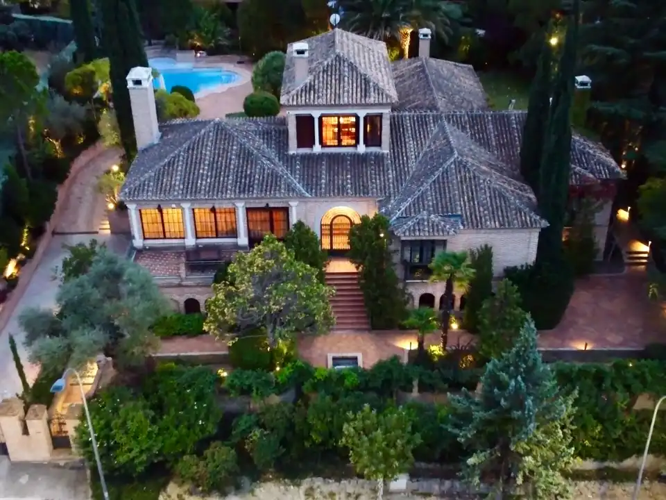 Vista exterior de Casa o chalet en venta en Las Rozas de Madrid con Aire acondicionado, Calefacción y Jardín privado