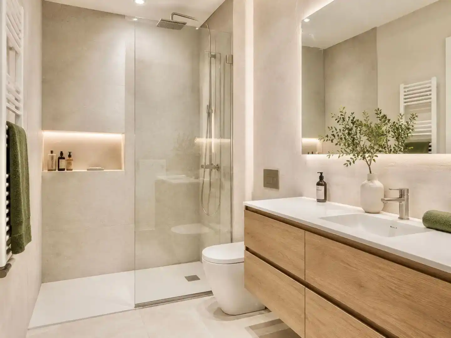 Badezimmer von Wohnung zum Verkauf in  Madrid Capital mit Klimaanlage und Balkon