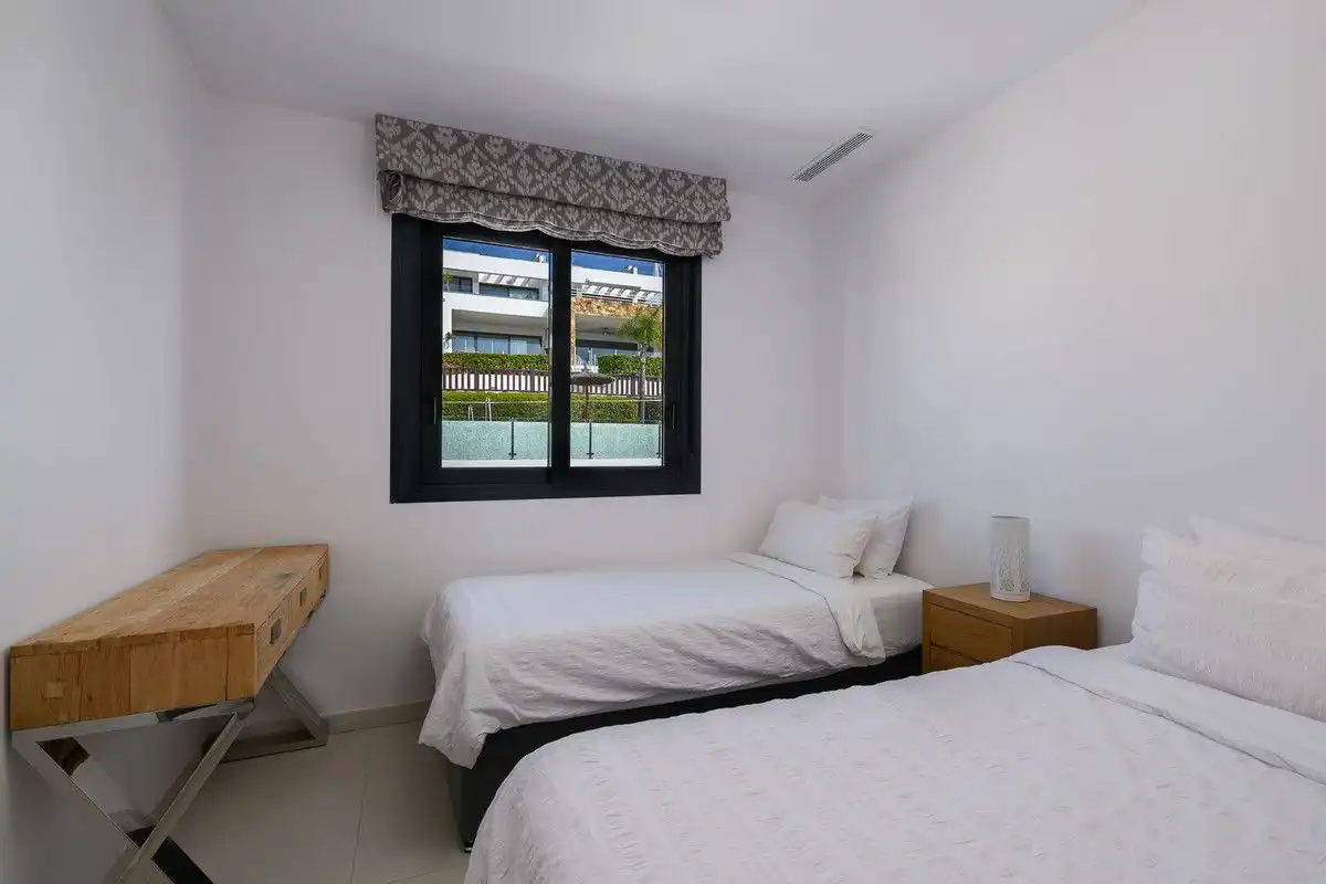 Dormitori de Casa o xalet en venda en Marbella amb Terrassa, Alarma i Piscina comunitària