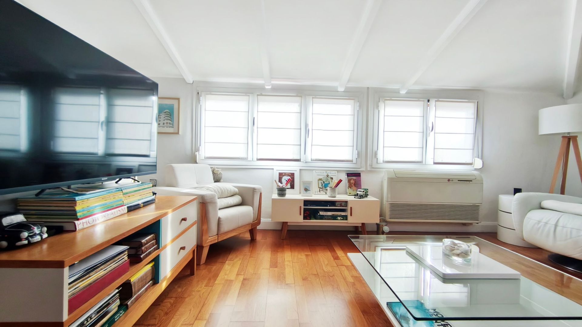 Sala d'estar de Àtic en venda en Donostia - San Sebastián  amb Aire condicionat, Calefacció i Moblat