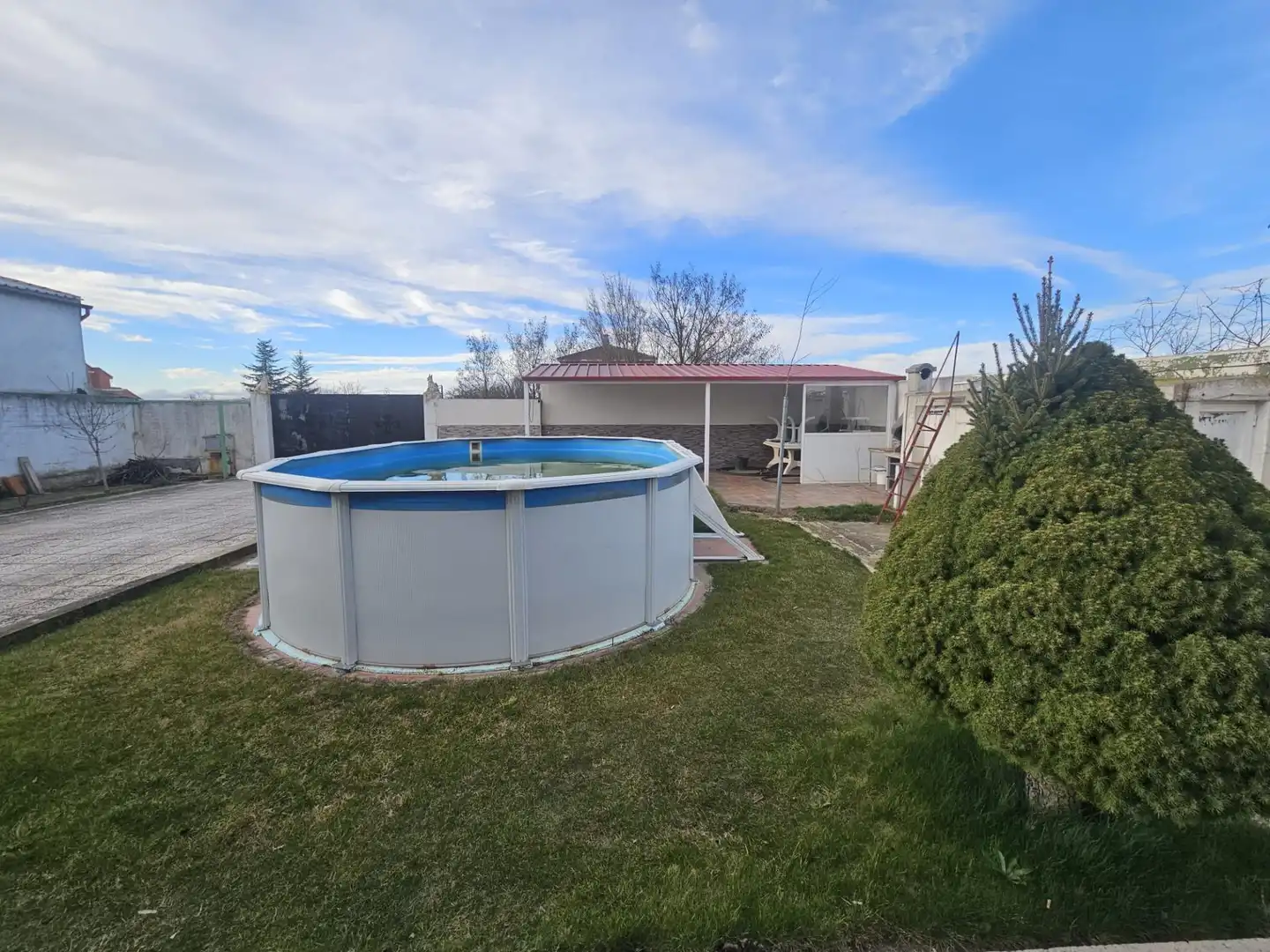 Piscina de Casa o chalet en venta en Calvarrasa de Abajo con Aire acondicionado, Calefacción y Jardín privado