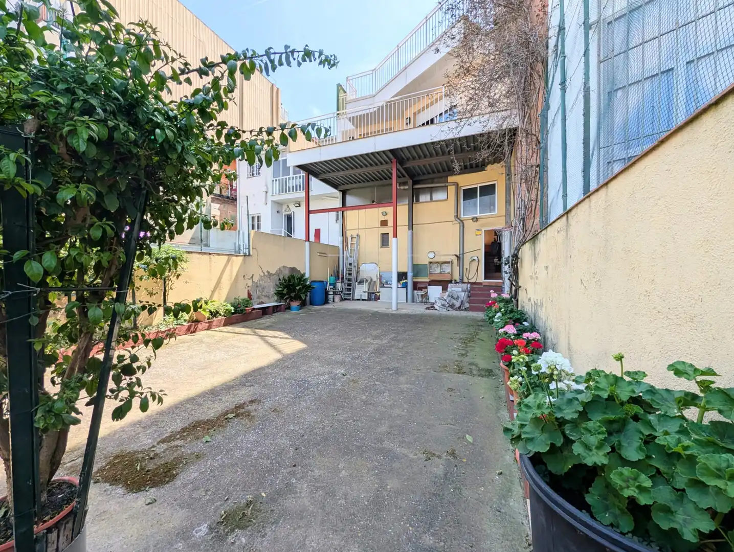 Terraza de Casa o chalet en venta en Santa Coloma de Gramenet con Aire acondicionado, Calefacción y Parquet