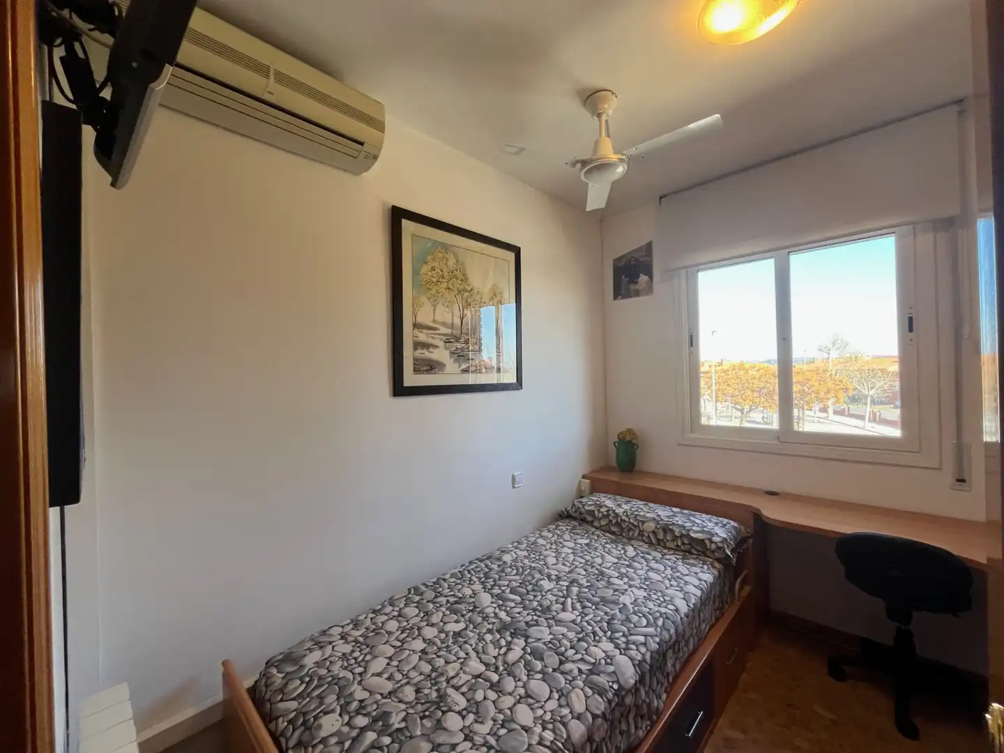 Schlafzimmer von Einfamilien-Reihenhaus zum Verkauf in Castellbisbal mit Klimaanlage, Heizung und Privatgarten