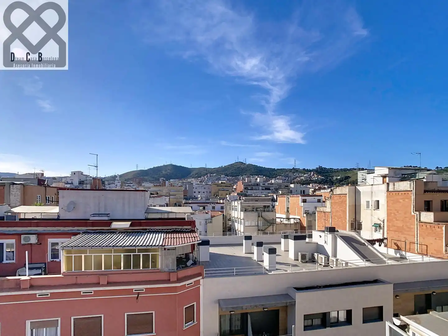 Außenansicht von Dachboden zum Verkauf in Barcelona mit Heizung und Terrasse