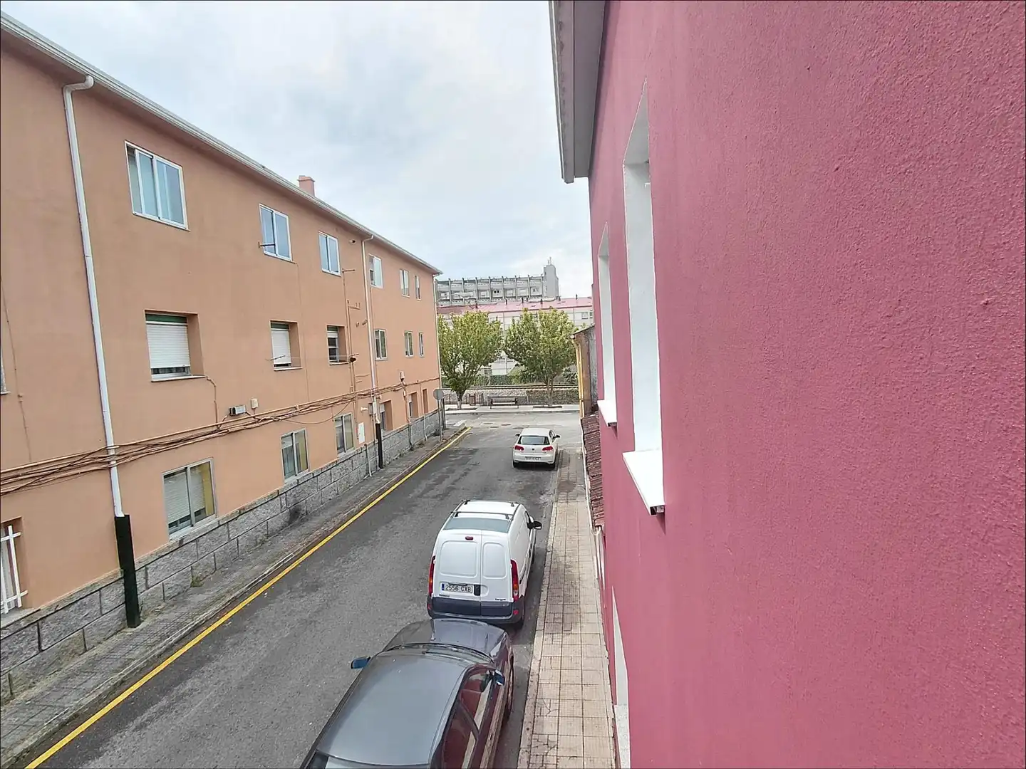 Vista exterior de Casa o xalet en venda en Vilagarcía de Arousa amb Calefacció, Terrassa i Traster